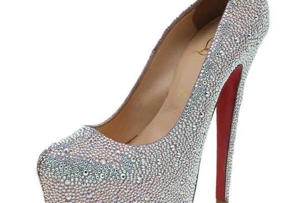 Sepatu Christian Louboutin Daffodile Strass Pumps Termahal yang Mewah