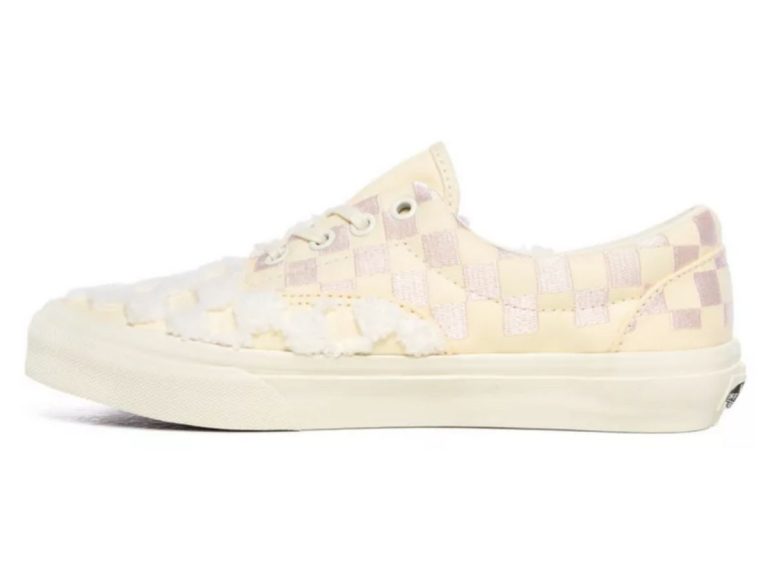 sepatu-era-chenille-check-putih-klasik-yang-elegan