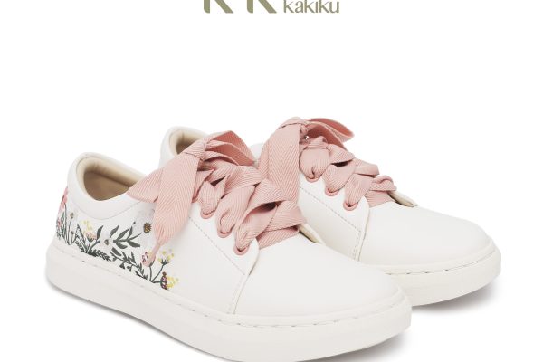 Sepatu KHK Khakikakiku Daisy Embroidery: Elegan dan Nyaman