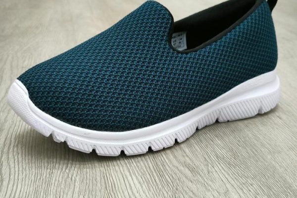 Sepatu TOMKINS Asphalt Biru Hitam: Pilihan Terbaik untuk Kenyamanan