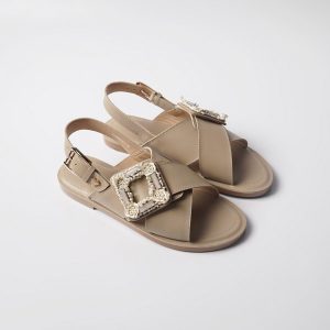review-sandal-wanita-pvra-dan-cavvami-pilihan-stylish-dan-nyaman