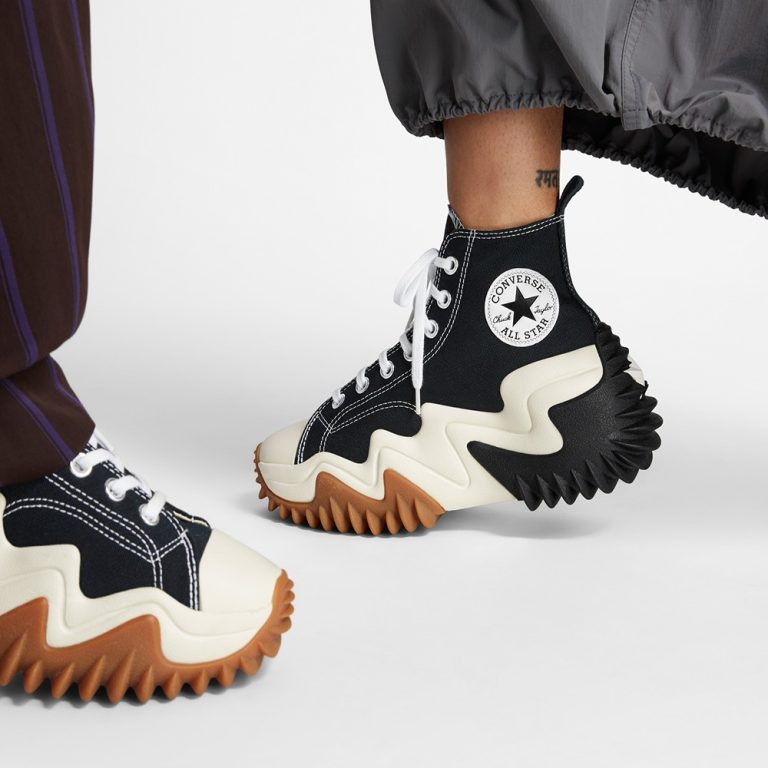 sepatu-run-star-motion-cx-platform-canvas-hitam-untuk-gaya-kasual