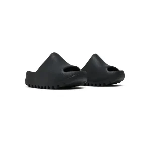 panduan-sandal-yeezy-slides-onyx-terbaik-untuk-gaya-santai