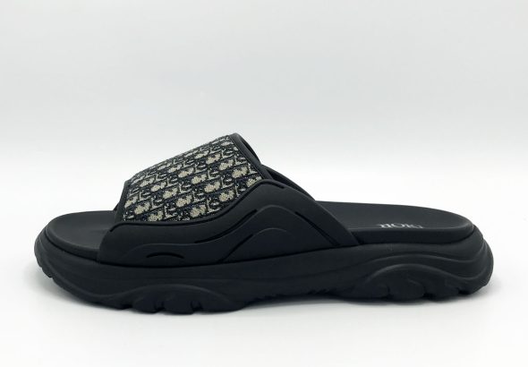 sandal-dior-men-h-town-pilihan-stylish-untuk-pria-modern