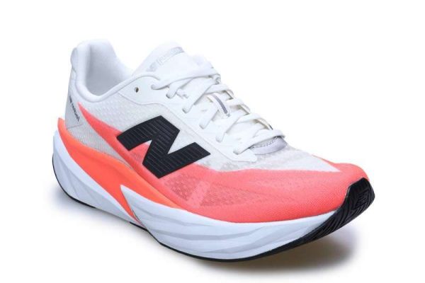 Sepatu Olahraga New Balance: Pilihan Nyaman dan Berkualitas