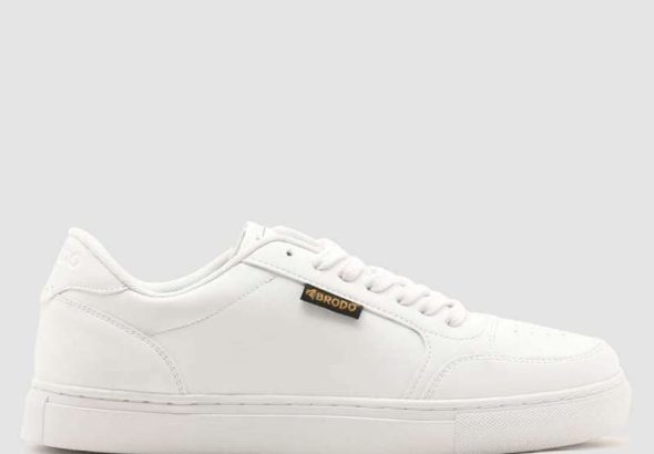 sepatu-brodo-calcio-all-white-desain-elegan-dan-nyaman-dipakai