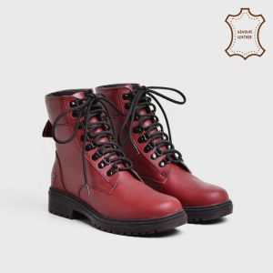 sepatu-lodka-boots-maroon-proyek-sepatu-adorable-yang-menarik